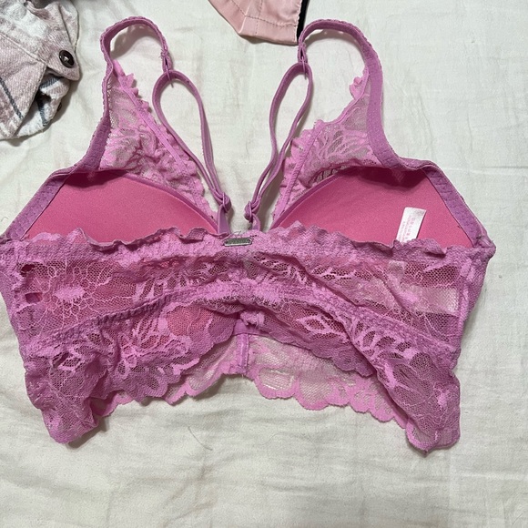 VS/Pink Bra - Picture 3 of 4